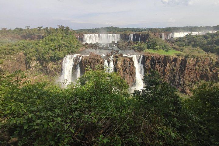 Iguassu Falls Brazilian Side Walkways and Macuco Safari Jeep, Trail and Boat Ride (8/12)