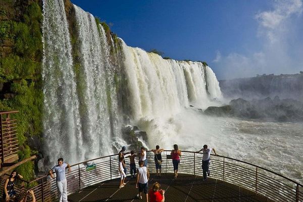 3-Day Iguassu Falls Package with 2 Hotel Nights in Foz do Iguacu, Itaipu Dam and Lunch