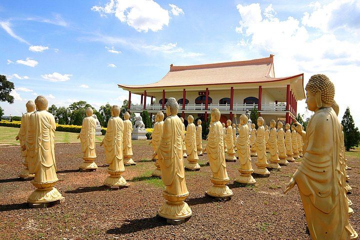 Iguassu Falls 4-Day Package: Both Falls Sides, Itaipu Dam Panoramic Tour and Foz City Tour (10/12)
