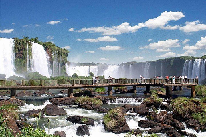 4-Day Iguassu Falls Package with 3 Hotel Nights, Itaipu Dam, Lunch and Airport Transfers (5/12)