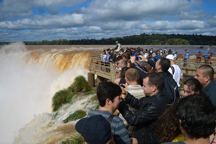 2-Day Iguazu Tour with Argentine Falls, Gran Aventura Boat Ride and Three Borders Cruise (1/12)