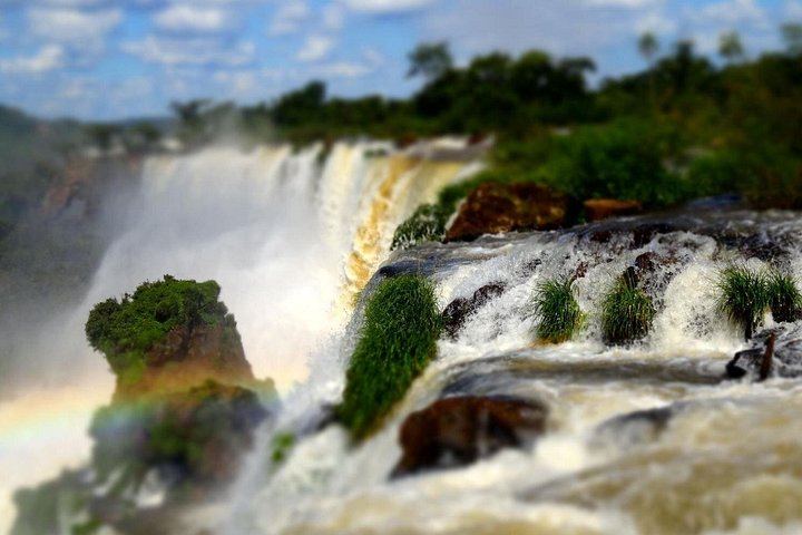 2-Day Iguazu Tour with Argentine Falls, Gran Aventura Boat Ride and Three Borders Cruise (5/12)