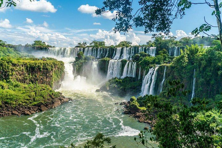 2-Day Iguazu Tour with Argentine Falls, Gran Aventura Boat Ride and Three Borders Cruise (6/12)