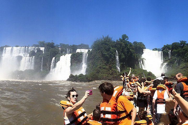 2-Day Iguazu Tour with Argentine Falls, Gran Aventura Boat Ride and Three Borders Cruise (12/12)
