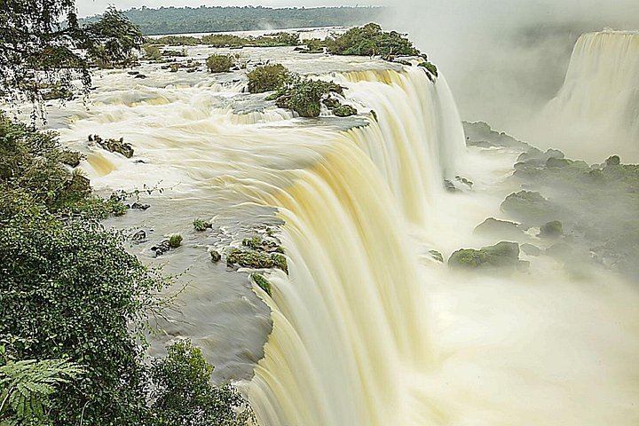 2-Day Iguazu Falls Tour from Puerto Iguazu, Both Sides, Bilingual Guide and Transfers (10/12)