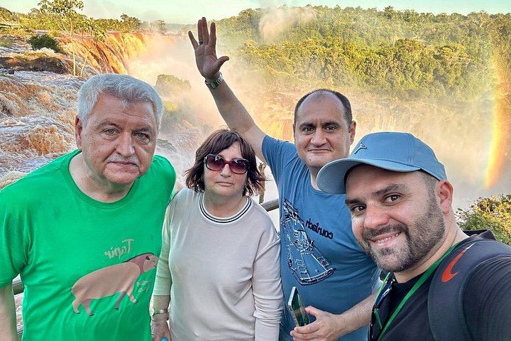 Iguazu Falls Private Day Tour in a New Vehicle, Foz do Iguacu and Puerto Iguazu (10/12)
