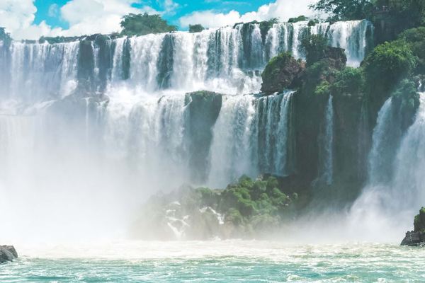 Six-Hour Guided Brazilian Side of Iguassu Falls with Foz do Iguacu Hotel Pickup