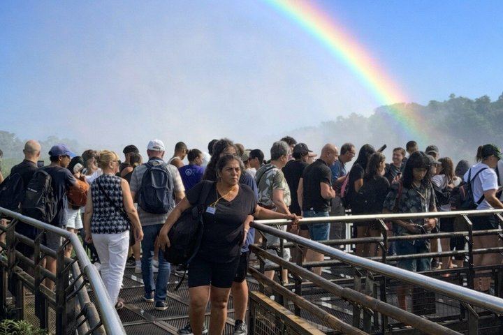 Iguazu Falls Argentine Side Day Trip from Foz do Iguacu with Bilingual Guide (6/9)