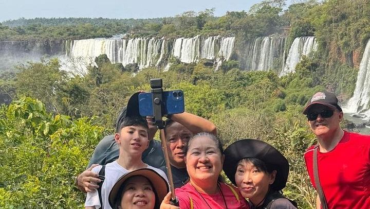 Private Iguazu Falls Day Tour with Border Fast Lane and Brazil Park VIP Pass (3/12)