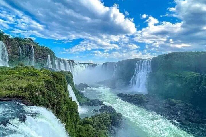 Private Iguazu Falls Day Tour with Border Fast Lane and Brazil Park VIP Pass (4/12)