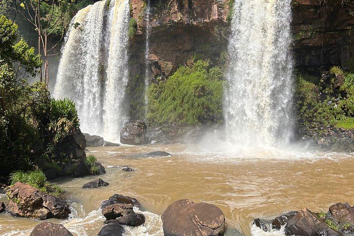 Private Iguazu Falls Day Tour with Border Fast Lane and Brazil Park VIP Pass (7/12)