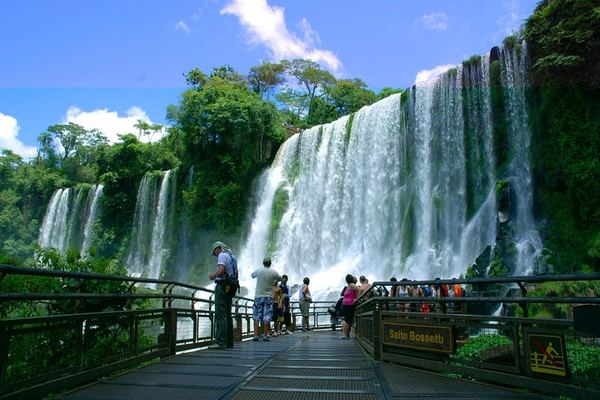 Iguazu Falls Argentine Side Day Tour from Foz do Iguacu with Park Ticket Included