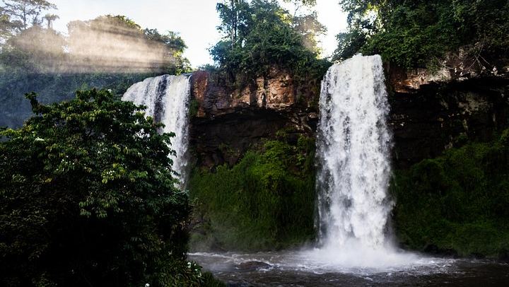 2-Day Iguazu Falls Tour with Jungle Train, Devil's Throat Walkway and Brazilian Trail (2/7)