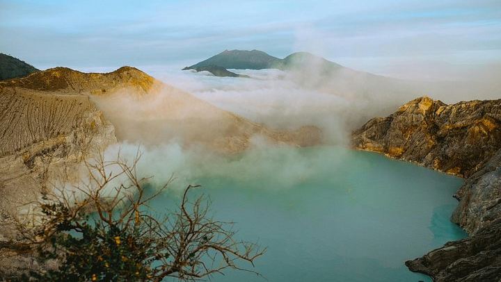 Three-Day Private Tumpak Sewu, Bromo and Ijen Tour from Malang with Bali Ferry Ticket (1/12)