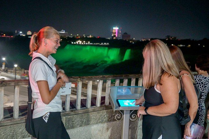 Niagara Falls Night Tour by Mercedes Van with Dinner, Fireworks Cruise and Tower (3/11)