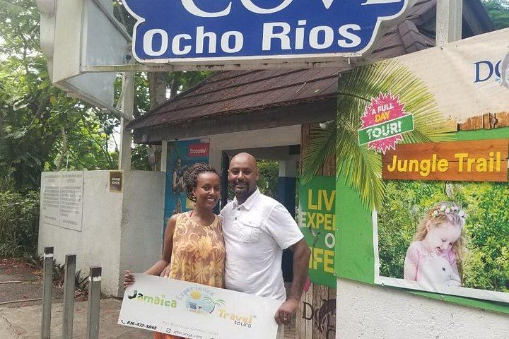 Montego Bay Hotel or Cruise Port Pickup to Dunn's River Falls and Blue Hole, Fees Included (8/12)