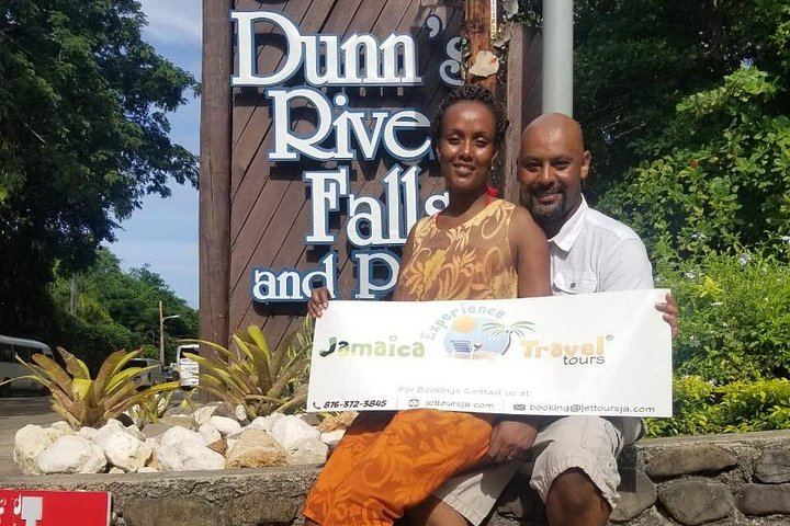 Montego Bay Hotel or Cruise Port Pickup to Dunn's River Falls and Blue Hole, Fees Included (6/12)