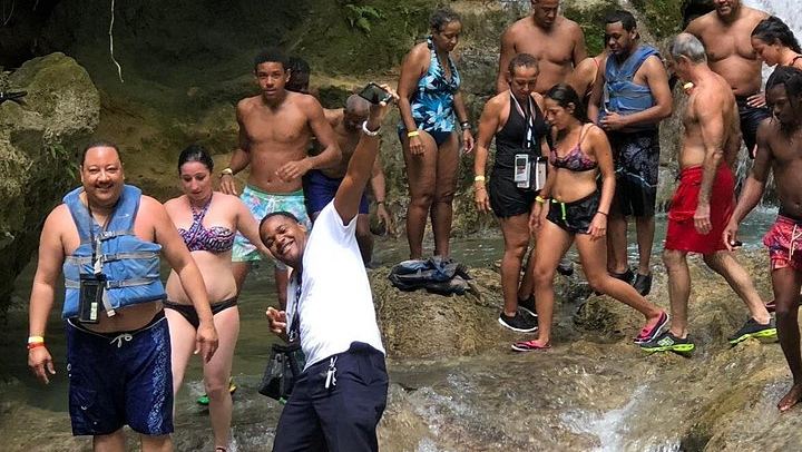 Private Martha Brae River Rafting and Dunn's River Falls Day Tour, Montego Bay (3/12)