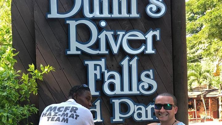 Private Martha Brae River Rafting and Dunn's River Falls Day Tour, Montego Bay (1/12)