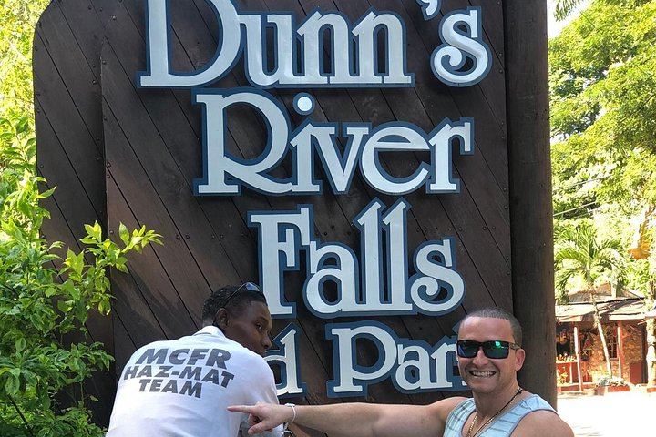Private Martha Brae River Rafting and Dunn's River Falls Day Tour, Montego Bay (1/12)