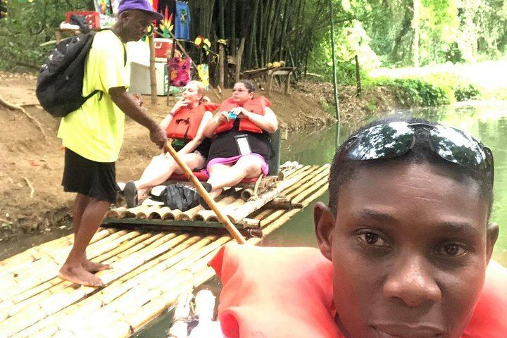 Private Martha Brae River Rafting and Dunn's River Falls Day Tour, Montego Bay (6/12)