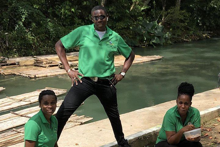 Private Martha Brae River Rafting and Dunn's River Falls Day Tour, Montego Bay (12/12)