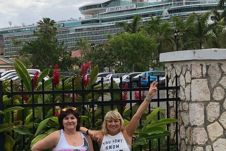 Private Martha Brae River Rafting and Dunn's River Falls Day Tour, Montego Bay (7/12)