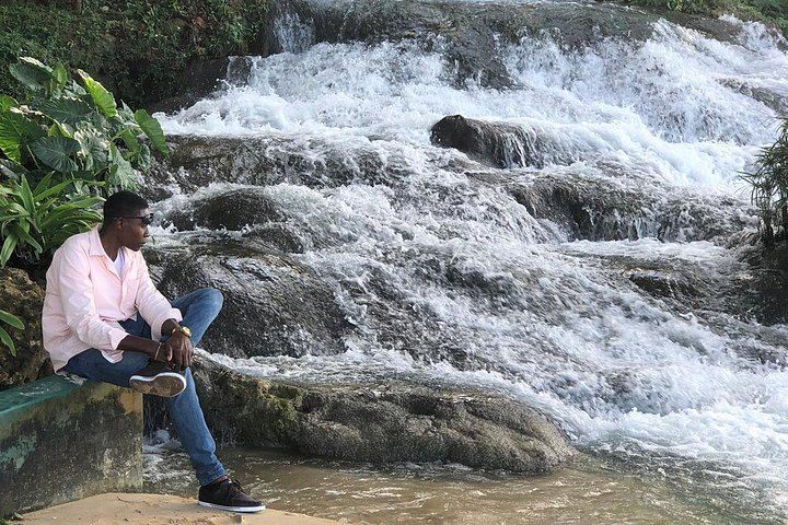 Private Martha Brae River Rafting and Dunn's River Falls Day Tour, Montego Bay (4/12)