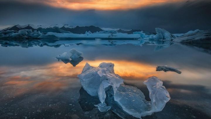 2-Day Vatnajokull Crystal Ice Cave Tour with South Coast Stops and Overnight Stay (4/12)