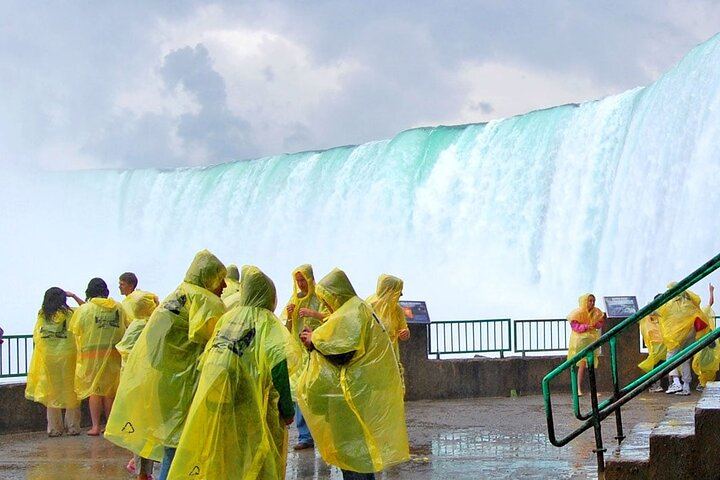 Private Niagara Falls Tour in Black Luxury SUV with Cruise, Journey and Skylon Tower (3/7)