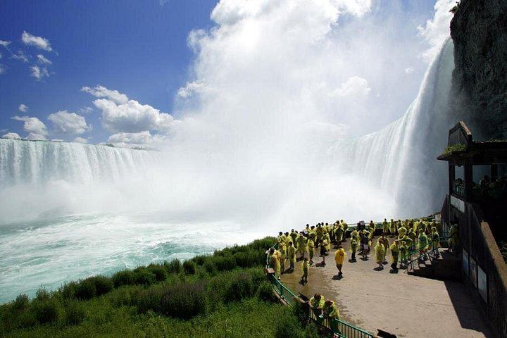 Niagara Falls Canadian Side Tour with Ontario and New York Hotel Pickup, Boat, Skylon (9/12)
