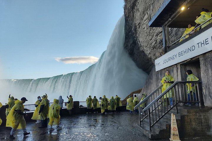 Private Custom Niagara Falls Tour from Toronto Area by Toyota Van with Driver-Guide (9/12)