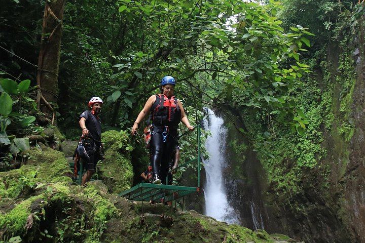 Pure Trek Rainforest Falls Combo: Waterfall Rappel, Jumps and Lunch, La Fortuna (4/12)