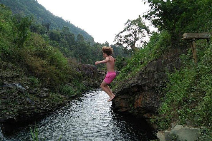 Edy Smile Tour Sekumpul and Fiji Trek with Motorbike Transfer, Slide and Lunch (3/10)