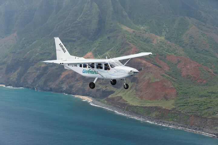 Kauai Airplane Tour in a GA-8 Airvan: Na Pali Coast, Wailua Falls, Window Seats (2/11)