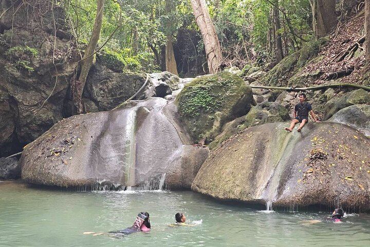 Private Erawan Falls, River Kwai Boat Ride and Bridge Day Tour from Bangkok (3/12)