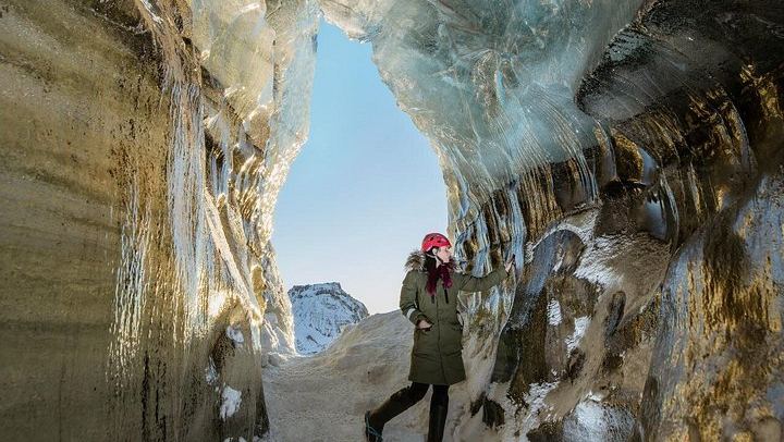 Katla Ice Cave 4x4 Tour from Reykjavik via Seljalandsfoss, Skogafoss and Reynisfjara (4/12)