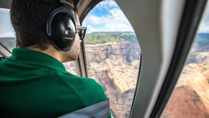 Kauai Deluxe Waterfall Safari: Shared Helicopter Flight over Na Pali, Waimea and Waialeale (3/8)