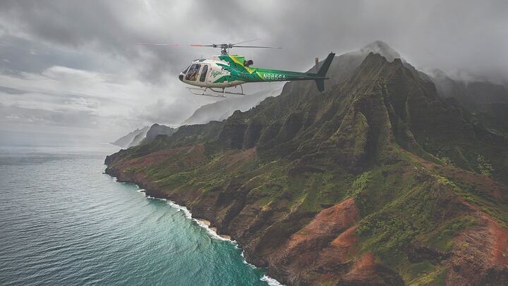 Kauai Deluxe Waterfall Safari: Shared Helicopter Flight over Na Pali, Waimea and Waialeale (1/8)