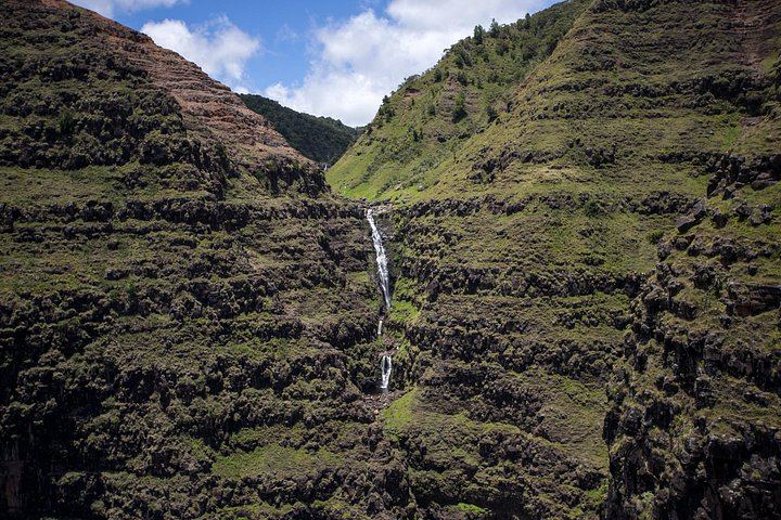 Kauai Deluxe Waterfall Safari: Shared Helicopter Flight over Na Pali, Waimea and Waialeale (8/8)