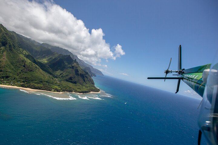 Kauai Deluxe Waterfall Safari: Shared Helicopter Flight over Na Pali, Waimea and Waialeale (5/8)