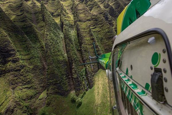 Kauai Deluxe Waterfall Safari: Shared Helicopter Flight over Na Pali, Waimea and Waialeale