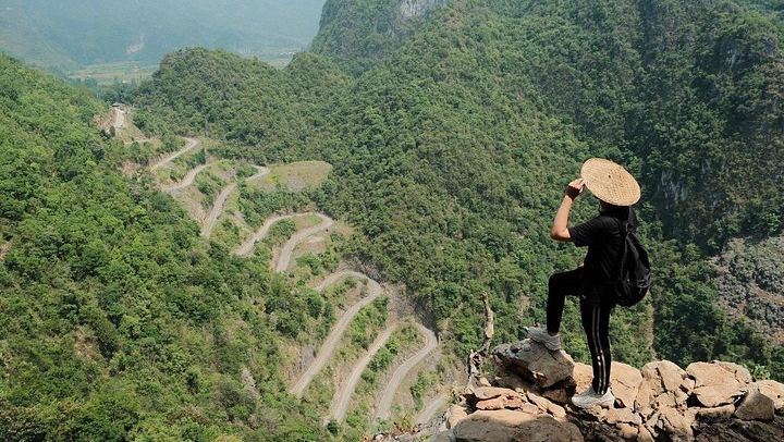 Cao Bang Full-Day Tour: Ban Gioc Waterfall, Nguom Ngao Cave and Angel Eye Mountain (4/12)