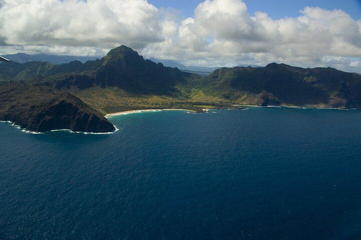 Kauai Airplane Tour in a GA-8 Airvan: Na Pali Coast, Wailua Falls, Window Seats (5/11)