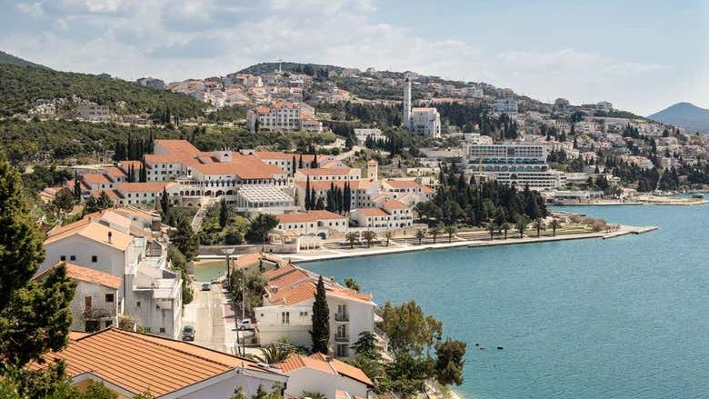 Kravice Waterfalls and Mostar Bus Day Trip from Dubrovnik, Neum Stop, Free Time in Mostar (3/4)