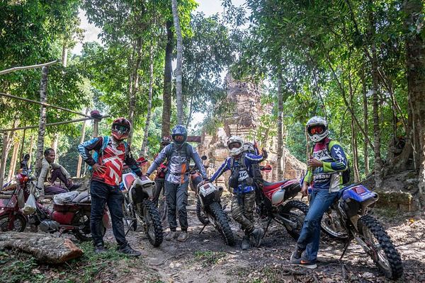 Phnom Kulen Dirt Bike Day Tour from Siem Reap, Honda XR 250R with Gear, Ticket and Lunch