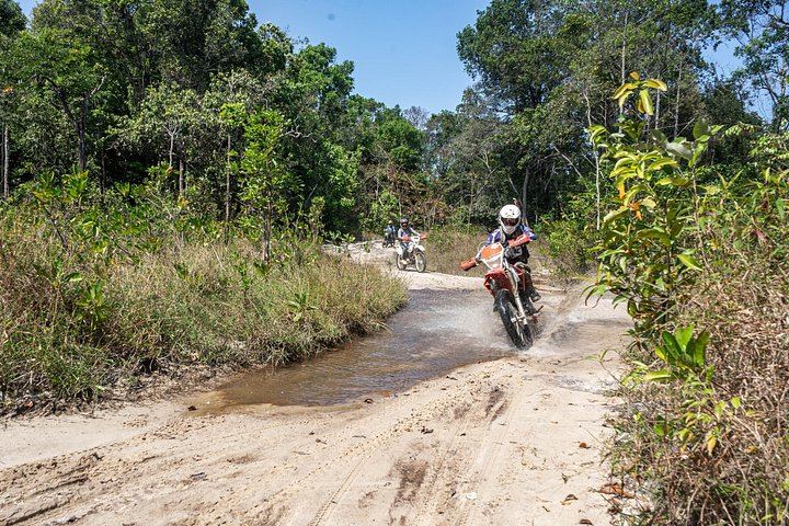 Phnom Kulen Dirt Bike Day Tour from Siem Reap, Honda XR 250R with Gear, Ticket and Lunch (3/5)