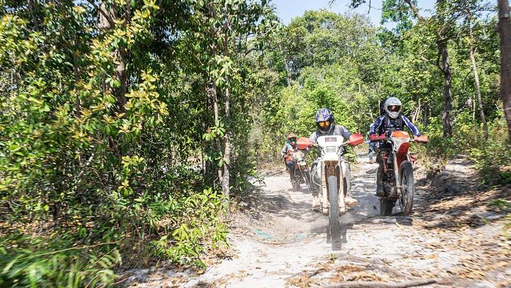 Phnom Kulen Dirt Bike Day Tour from Siem Reap, Honda XR 250R with Gear, Ticket and Lunch (4/5)
