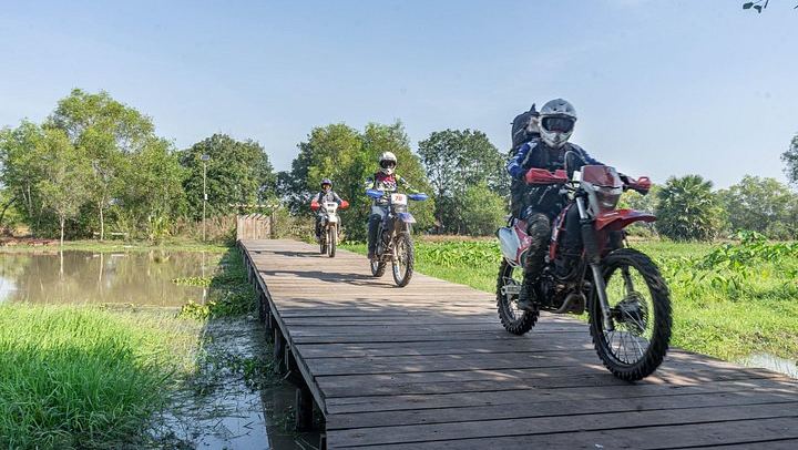 Phnom Kulen Dirt Bike Day Tour from Siem Reap, Honda XR 250R with Gear, Ticket and Lunch (1/5)