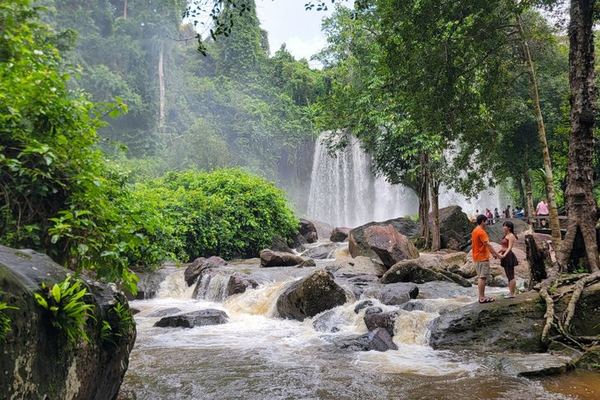 2-Day Shared Tour of Angkor Sunrise, Baphuon, Kulen Cliff, Beng Mealea and Kampong Phluk